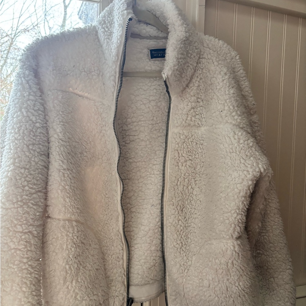 Abercrombie and Fitch women’s white Sherpa jacket